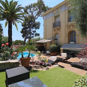 Le Petit Palais 4*, Nice France